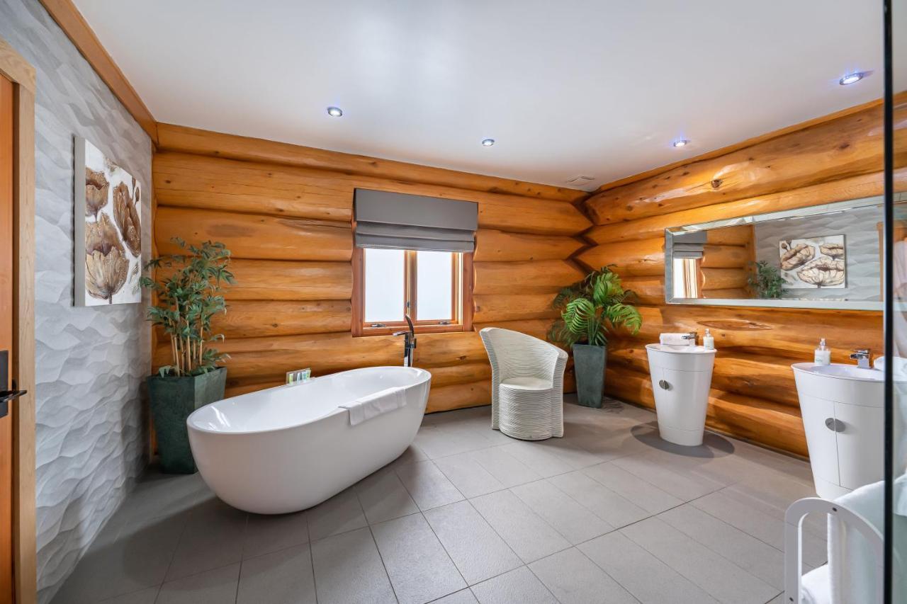 The Log Cabins At The Vu Bathgate Kültér fotó